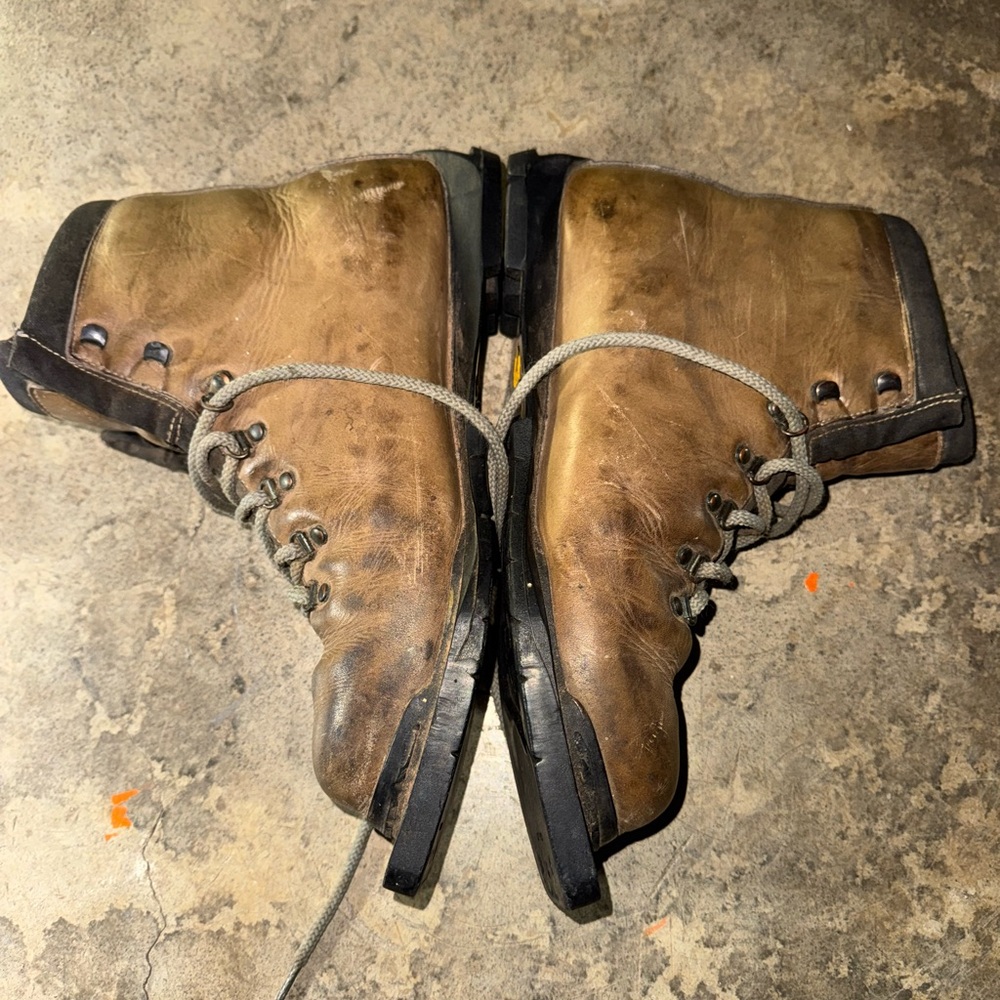 Asolo Glissade 350 Leather Ski Boots - 10.5 (28.5 Mondo) - Picture 2 of 6